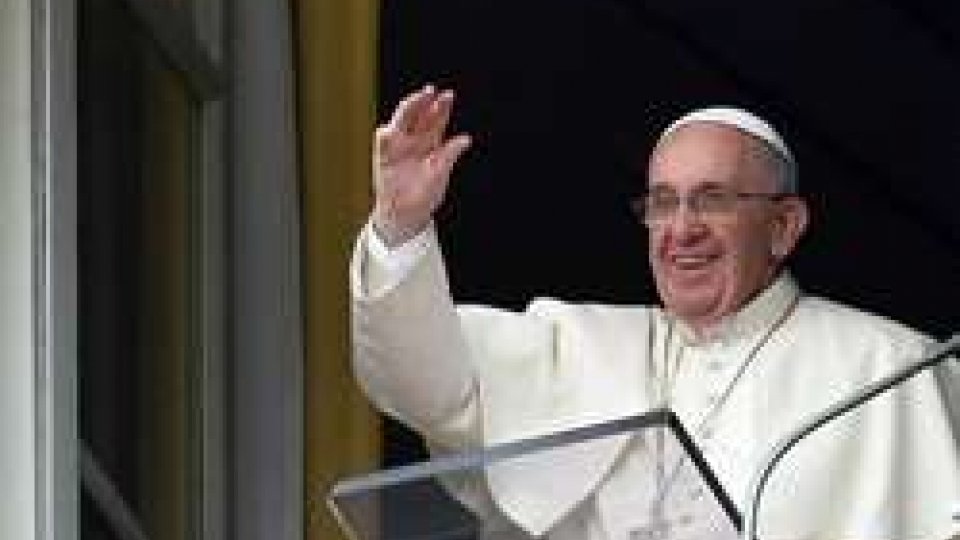 17mila persone all'Angelus, il Papa esprime vicinanza alla popolazione delle Filippine
