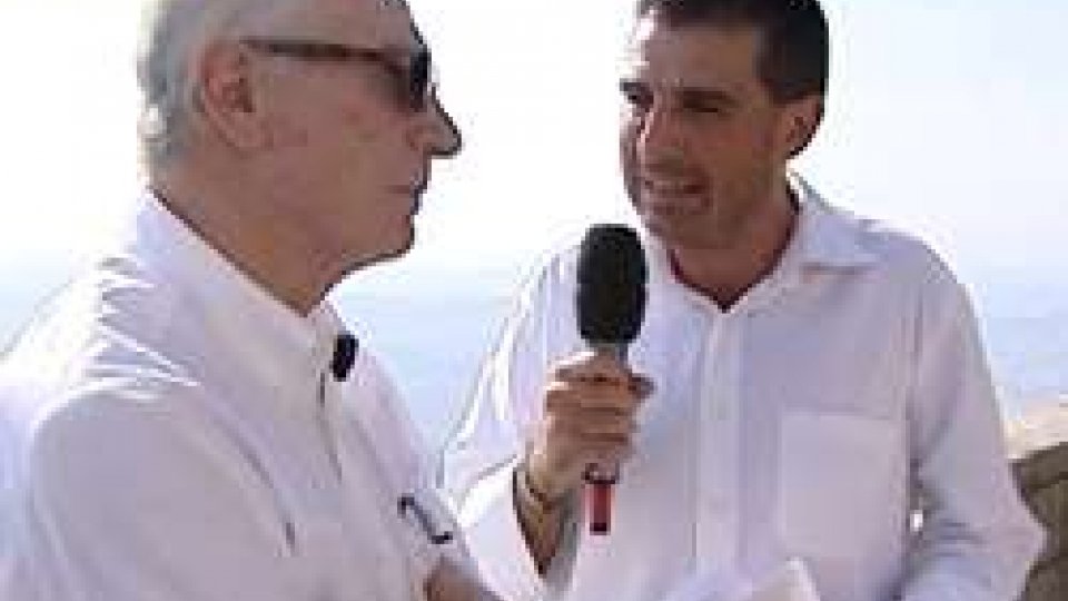 Vicini intervistato da Roberto Chiesta, giornalista RTVLa San Marino Rtv ricorda Azeglio Vicini