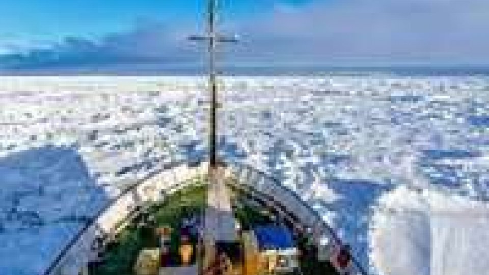 Antartide: colpo di scena, ora è in trappola la nave cinese