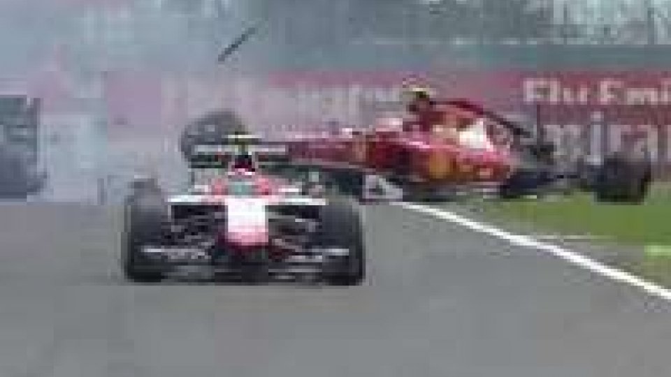 F1: brutto incidente Ferrari Raikkonen, bandiera rossa