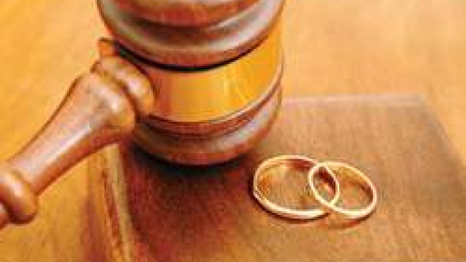 Istat: più matrimoni, ancora più divorzi