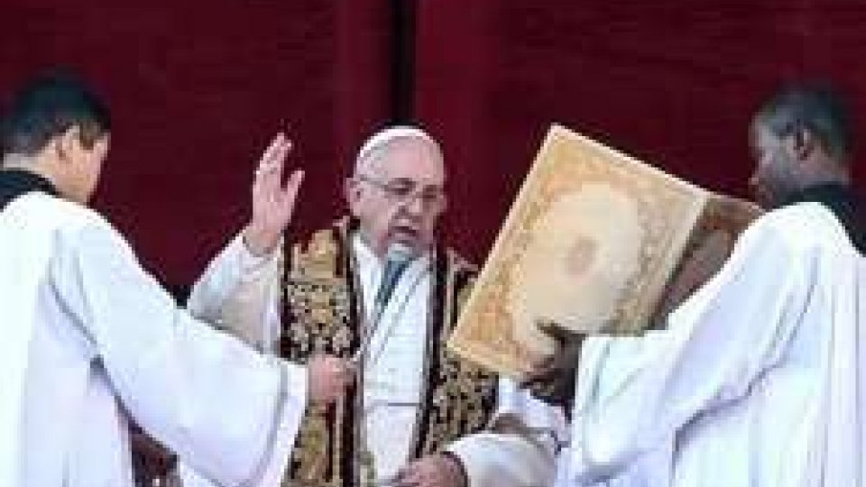 Natale: il papa nella benedizione chiede speranza per i disoccupatiNatale, Papa: "Dove nasce Dio, nasce la pace"