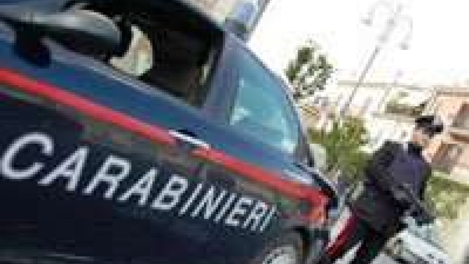 Rimini: i Cc intervengono sulla Marecchiese per autocarro in fiamme