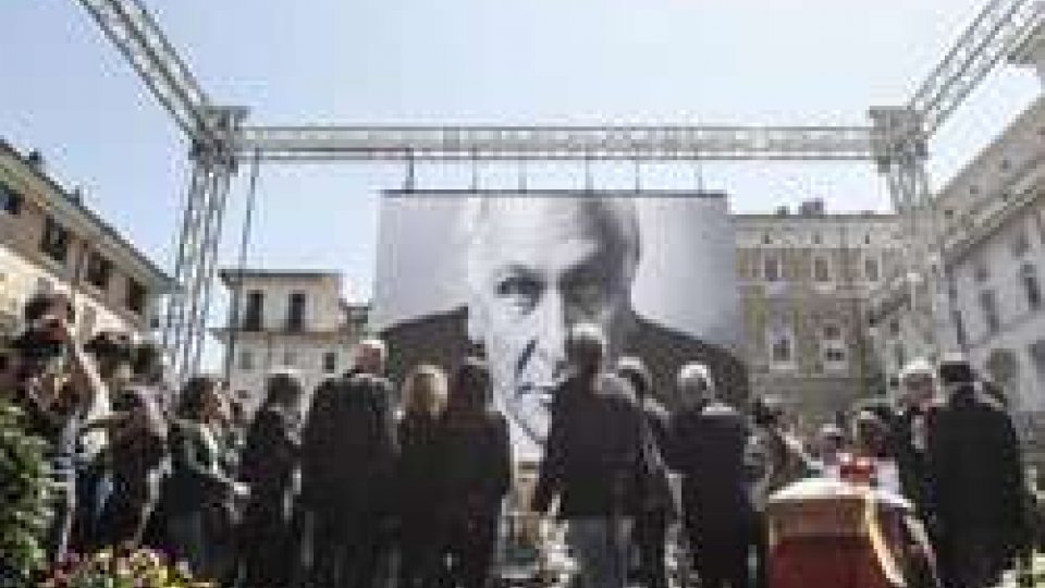 A Piazza Navona il funerale laico per Marco Pannella