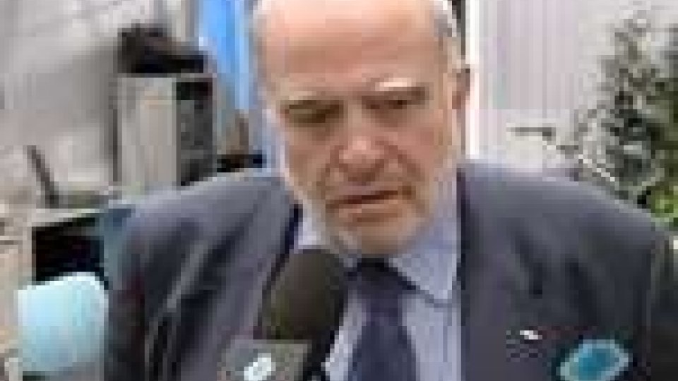 San Marino - Serata sulla crisi, relatore l’onorevole Savino PezzottaSerata sulla crisi, relatore l'onorevole Savino Pezzotta