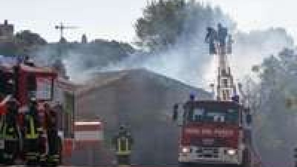 Pesaro: incendio distrugge "la Casaccia"