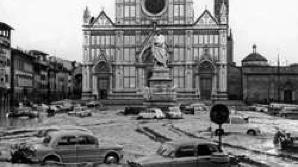 04 novembre 1966: il fiume Arno rompe gli argini e straripando provoca l'alluvione di Firenze