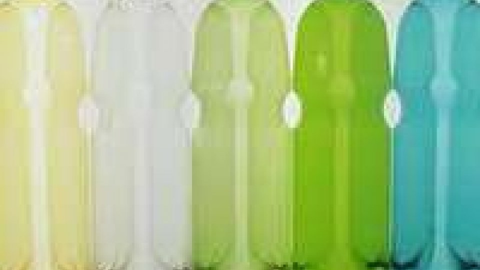 Lenzuola e tende da bottiglie riciclate