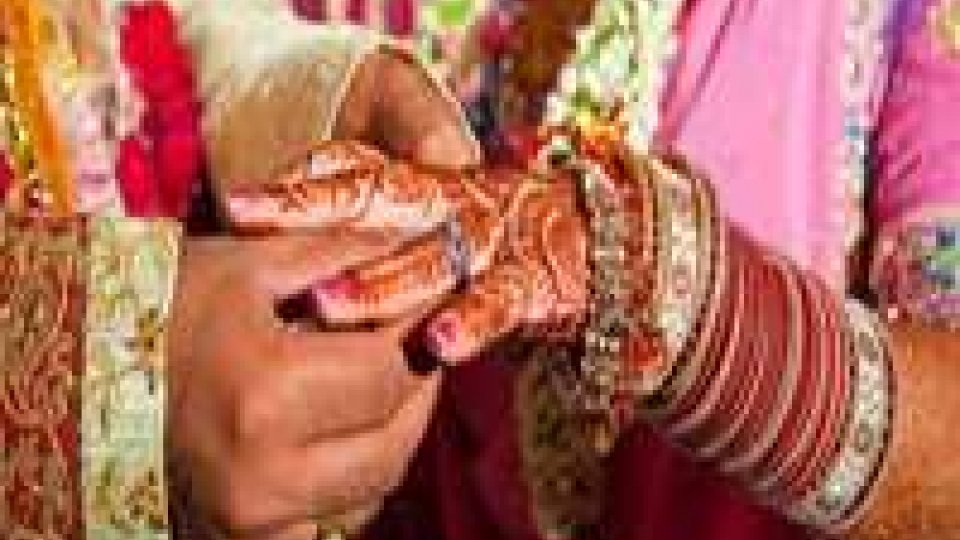 India: lui non la sposa, lei lo insulta e lo fa arrestare