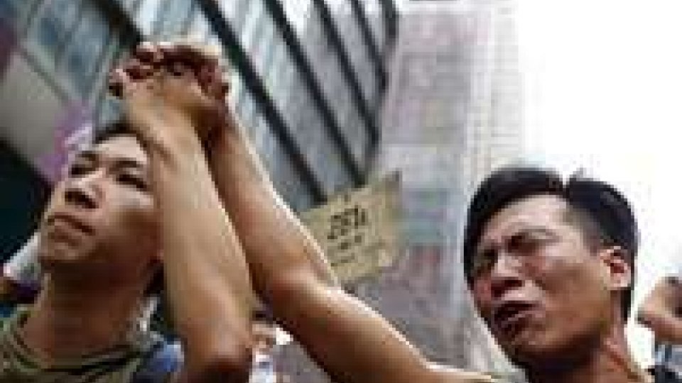 Hong Kong, scontri tra studenti e filo-cinesi: 19 arresti