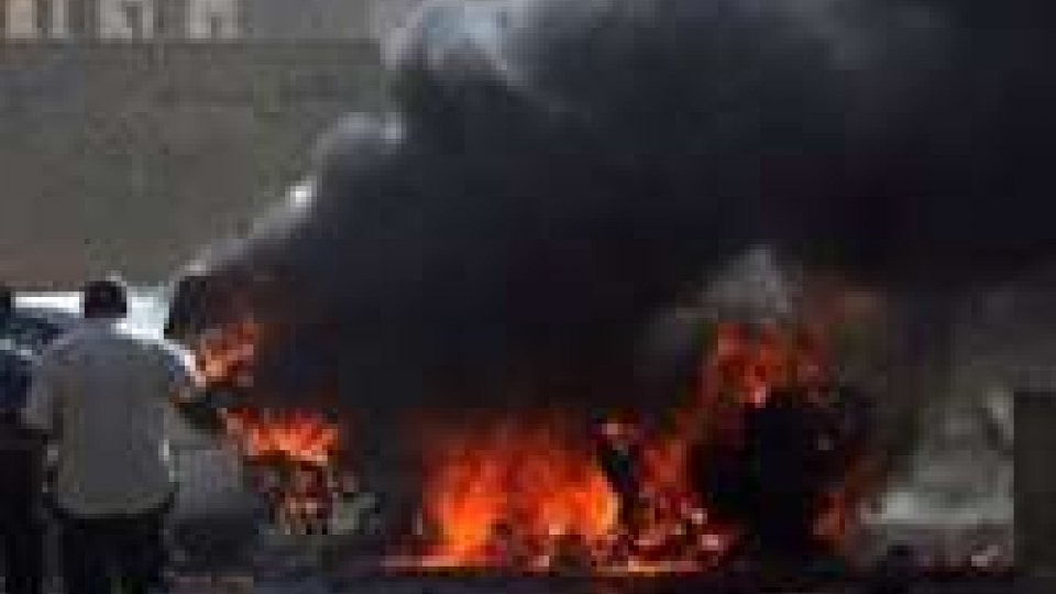 Iraq: autobomba in mercato, una trentina di morti