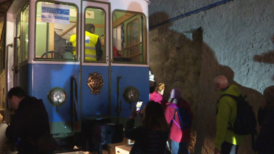 Treno biancazzurro90 anni dall'inizio dei lavori della ferrovia Rimini – San Marino. Ieri una passeggiata raccontata sul percorso ferroviario, per ricordarlo.