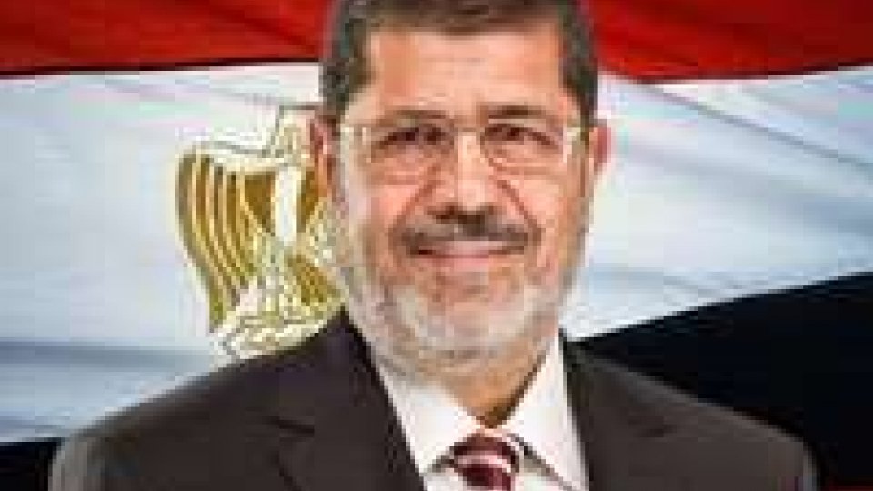 Egitto: il neo presidente Morsi destituisce i poteri militari