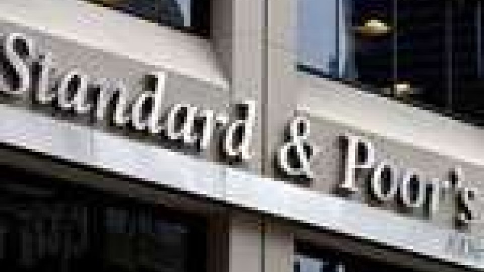 Standard & Poor's boccia nove paesi