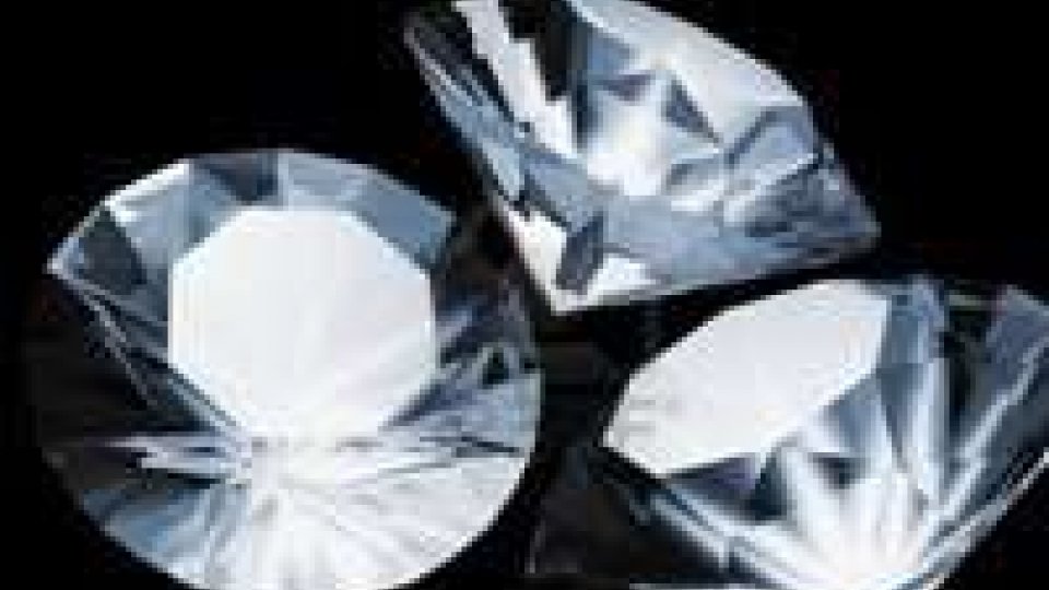 Bruxelles: rapinati in aeroporto 10 kg di diamanti