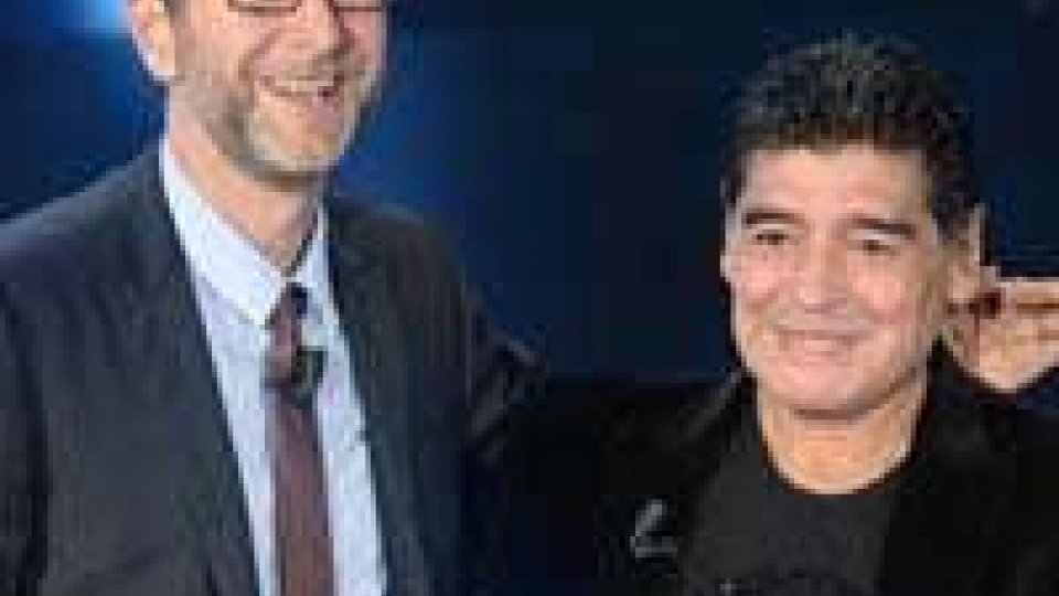 Maradona da Fazio: "Vorrei allenare il Napoli ma De Laurentiis non vuole"