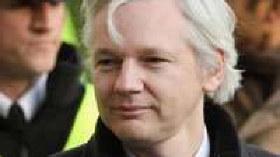 Assange: autorizzata l'estradizione in Svezia