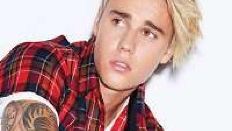 Spagna, Justin Bieber interrompe l'esibizione: "Battete le mani a tempo"