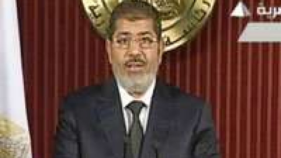 Egitto, Morsi: "Referendum trasparente"