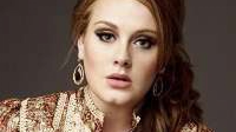 Adele rompe silenzio con '25'