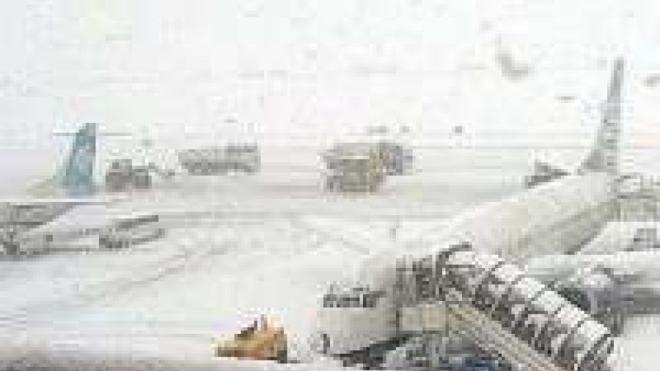 Usa: chiuso aeroporto Jfk per aereo fuori pista