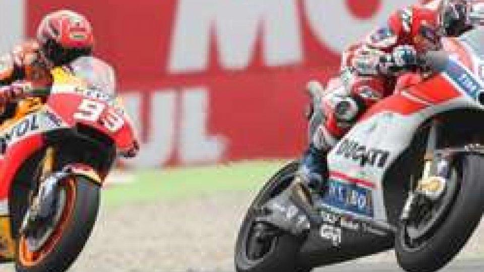 MotoGP Austria: Dovizioso trionfa dopo un testa a testa con Marquez. 7° Rossi