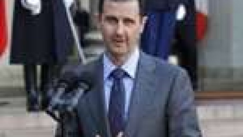 Obama chiede le dimissioni di Assad