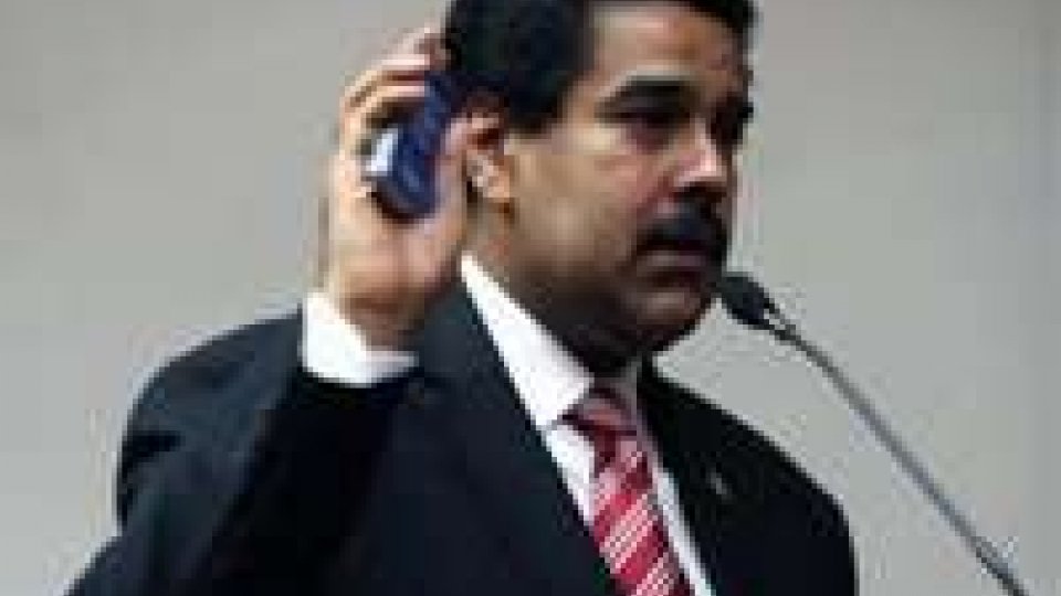 Venezuela: Maduro ha giurato come presidente ad interim