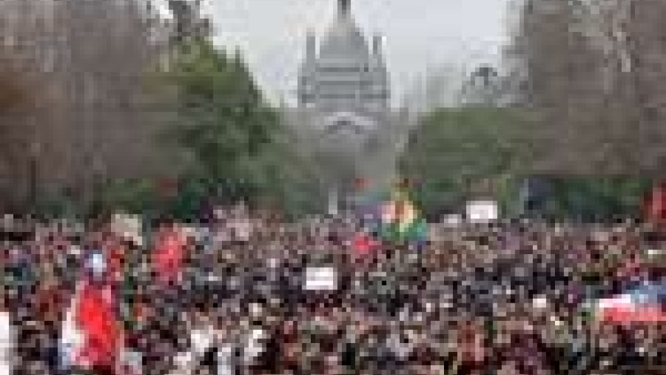 100.000 studenti in piazza in Cile