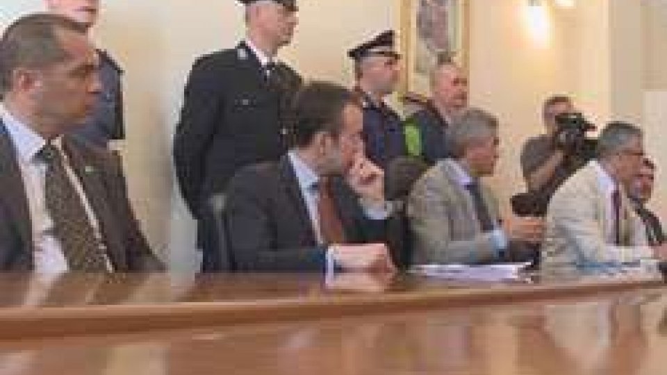 La conferenza stampa congiuntaSgominata la banda del rame in collaborazione con la Gendarmeria