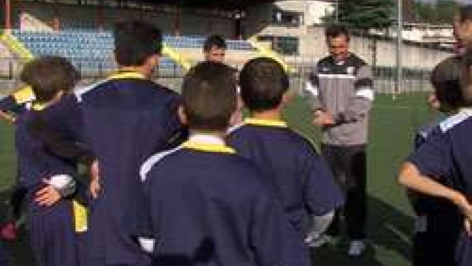 Progetto Udinese Academy, due tecnici friulani all'allenamento dell'U12 del Tre Fiori-FiorentinoProgetto Udinese Academy, due tecnici friulani all'allenamento dell'U12 del Tre Fiori-Fiorentino