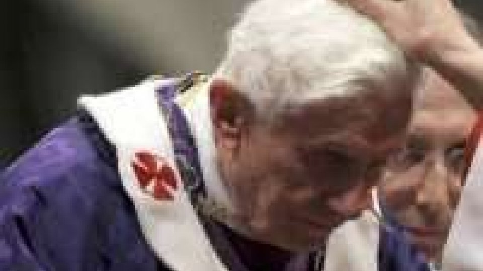 Papa: emanato il 'motu proprio' sul Conclave