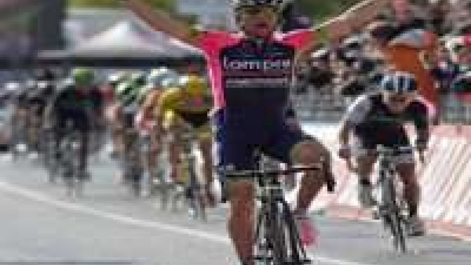 Giro: a Montecopiolo si impone Ulissi, Evans in maglia rosaGiro: a Montecopiolo si impone Ulissi, Evans in maglia rosa