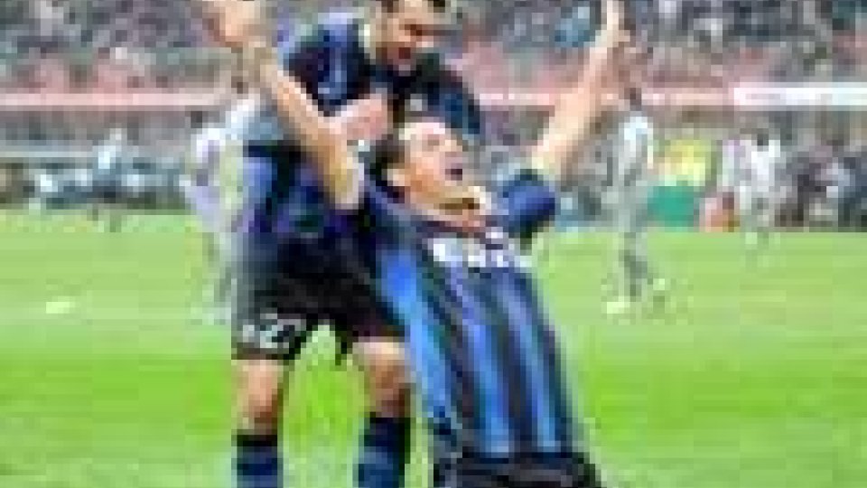Serie A: l'Inter travolge il Parma, la Roma crolla a Palermo