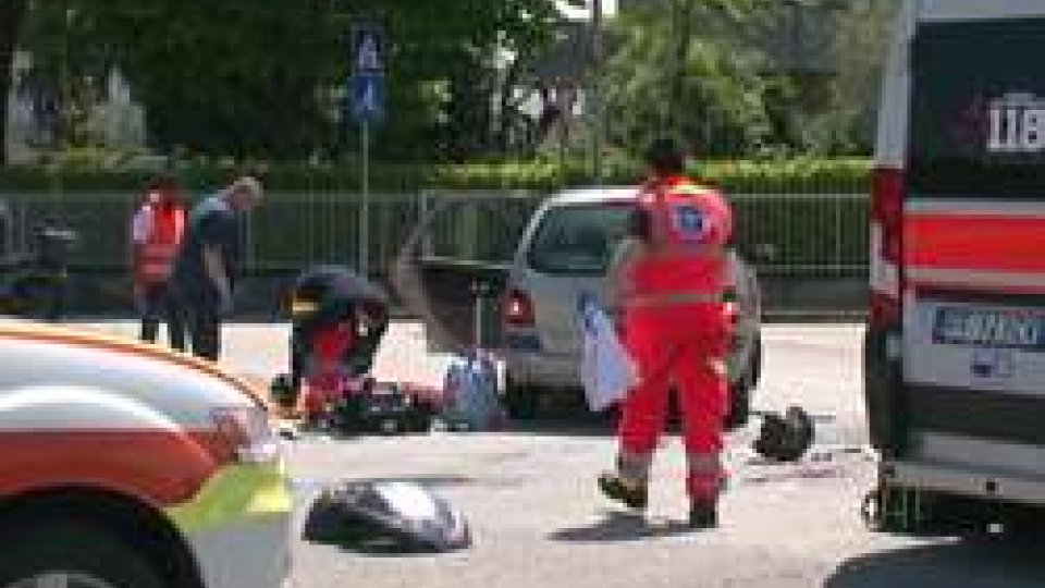 Rimini: incidente tra scooter e auto, coinvolta una bambina di 9 anni a bordo della macchina