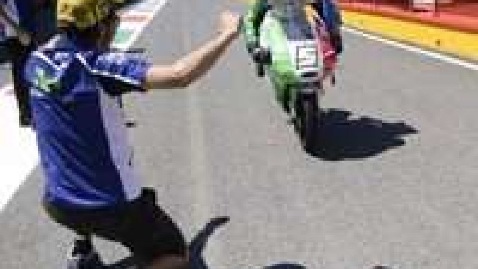 Moto3: Fenati vince e Rossi si inginocchia