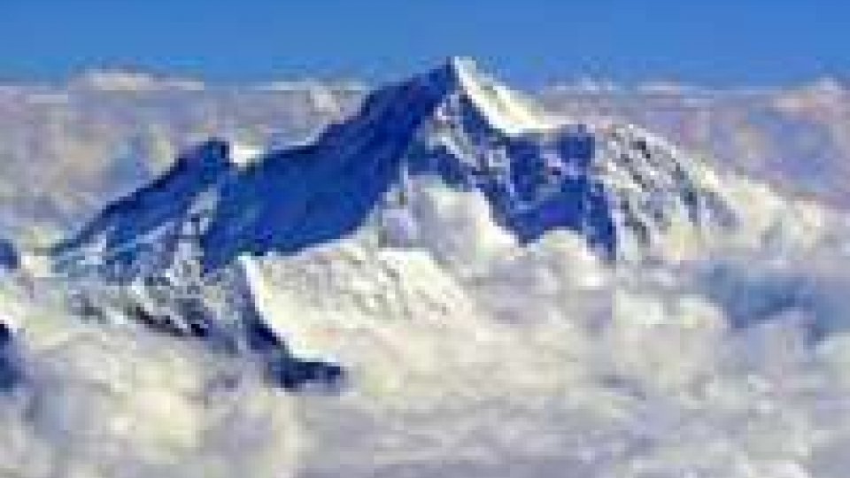 Valanga sull'Everest, morte sei guide nepalesi