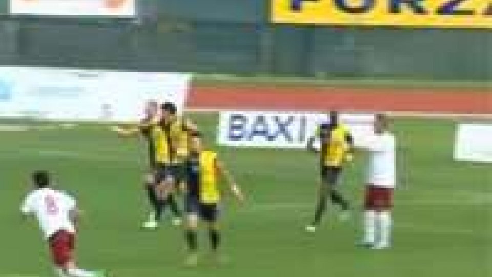 Anastasi festeggia il gol vittoria sul FanoSeconda Divisione