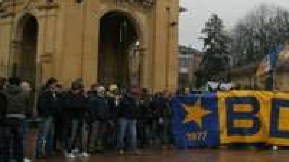 Parma nel caos, la protesta dei tifosi contro Ghirardi e i vertici del calcio