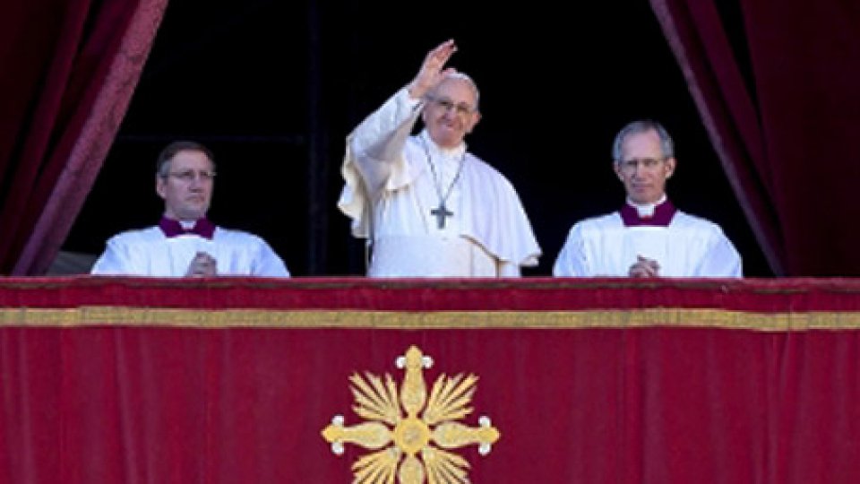 Papa Francesco all'Urbi et OrbiUrbi et Orbi, Papa: "Siamo tutti fratelli"