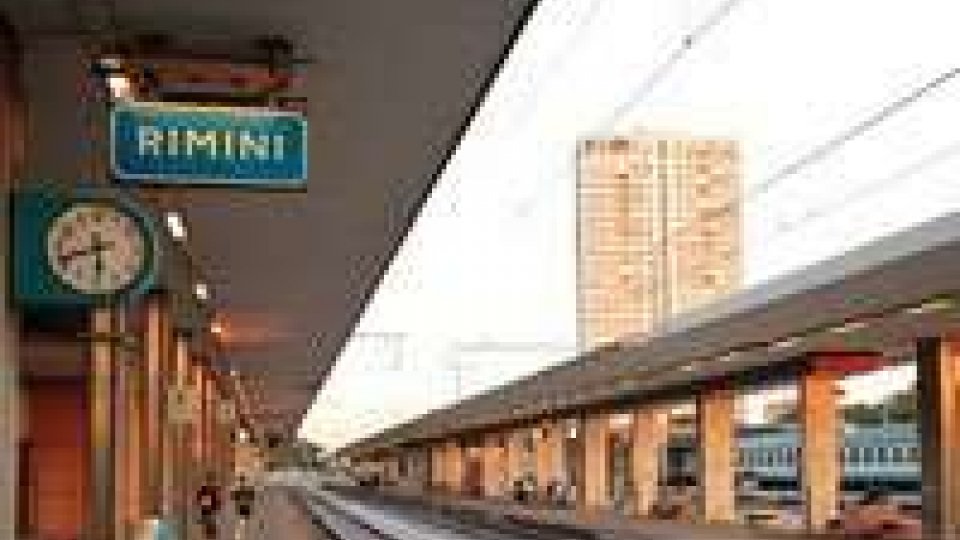 Carro merci esce dai binari, interrotta la linea Bologna-Rimini