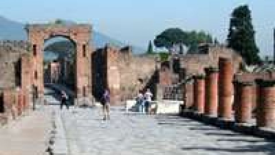 Scavi Pompei: turisti in attesa per assemblea sindacale