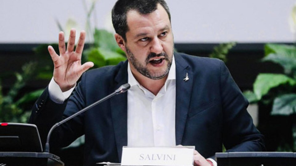 Matteo SalviniSalvini: "Se sospendiamo le partite vincono i violenti"