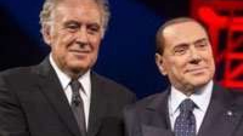 Duello show Berlusconi-Santoro, lite con Travaglio