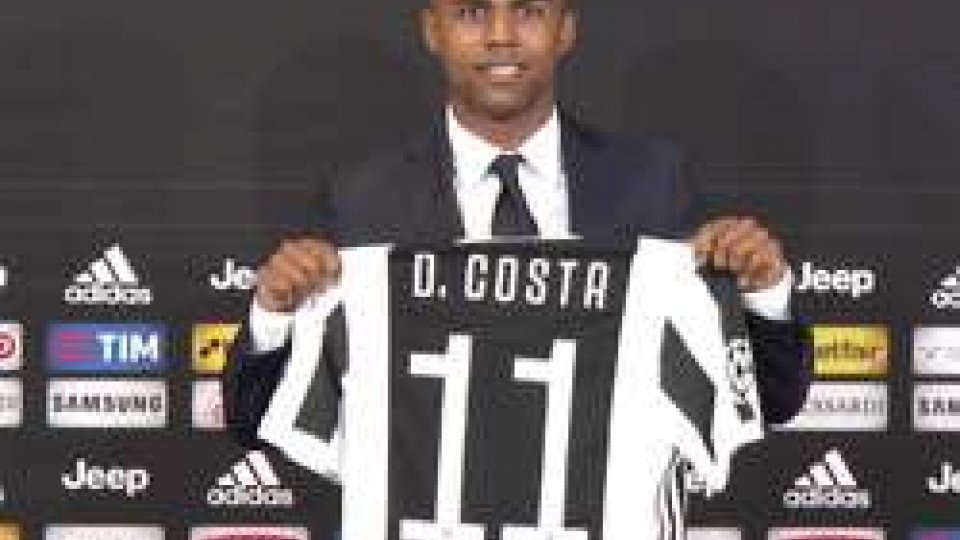 Douglas CostaLa Juventus ha presentato Douglas Costa