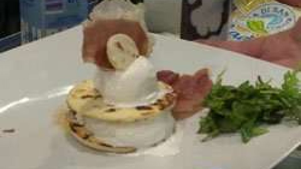 Casatella con piada, rucola e prosciutto crudo... gelatoSigep: showcooking con prodotti made in San Marino