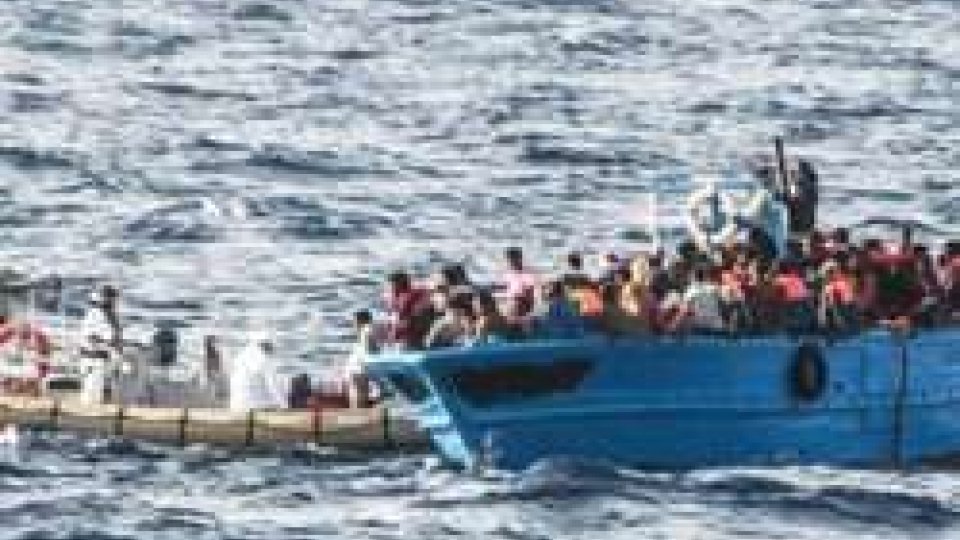 Somali dispersi su quattro barconi
