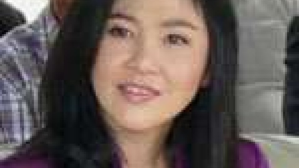 Thailandia: Yingluck Shinawatra riceve l'approvazione del re