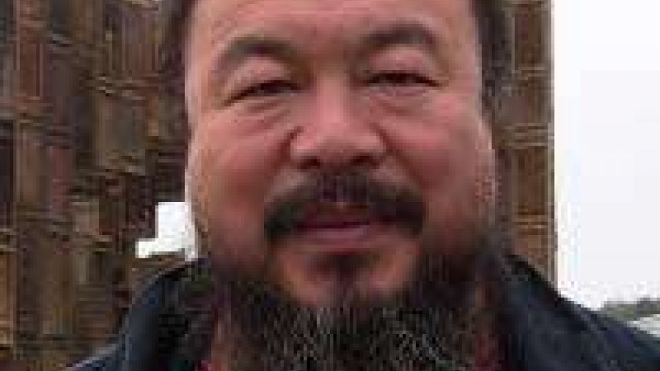 Evasione fiscale: Ai Weiwei condannato a multa 1,9 milioni di euro
