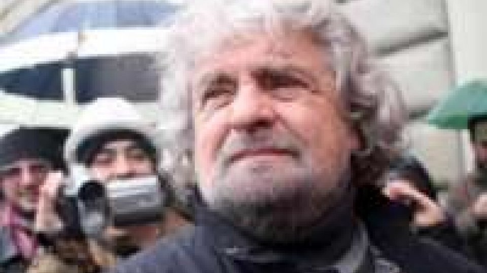 Grillo: “caduti in trappola su Grasso”. A Roma invia due blogger di fiducia